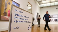 FOTO: V galérii sa chytali za hlavy, strážnik domaľoval oči na obraz za takmer milión eur