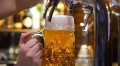 Koľko pív stačí, aby ste nafúkali nad jedno promile? Pre niekoho je to jednoduchšie, než sa zdá