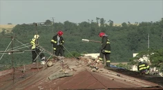 Zábery z Dudiniec sú strašidelné. Vietor zvalil aj betónový múrik