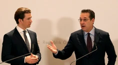 Rakúsky kancelár Kurz po korupčnom škandále žiada nové voľby