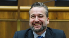 Ľuboša Blahu v parlamente neodvolávali. Plénum neschválilo bod programu