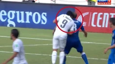 VIDEO: Taliani na turnaji skončili, Suarez pohrýzol súpera