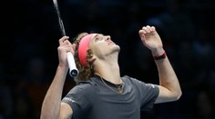 Prvým finalistom Turnaja majstrov sa stal Zverev. Federera porazil v dvoch setoch