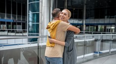 Letisko zaviedlo limit na rozlúčky: Emotívne objatia obmedzili na pár minút