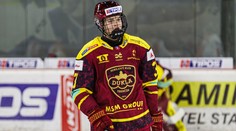 Narodil sa v Česku, jeho otec je slávny slovenský hokejista. Napriek tomu nemôže reprezentovať našu krajinu