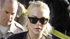 Lindsay Lohan šokuje novým výzorom. Viac to prehnať nemohla