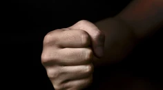 Tínedžeri surovo dokopali babičku. Dôvod vás bude šokovať