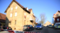 V nemeckom Rot am See sa opäť strieľalo, muž sa zabarikádoval v byte
