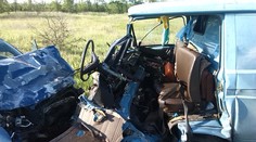 Vo Veľkom Bieli sa zrazila dodávka s autom