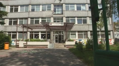 Zistili sme detaily o kontroverznej minulosti učiteľa, ktorého obvinili zo zneužívania