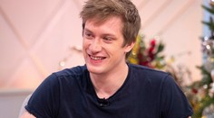 Kvôli tomuto mužovi sa rozišlo takmer 50-tisíc párov a je na to hrdý