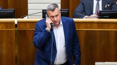 SNS prezidentovi Pellegrinimu odkazuje, aby sa správal nadstranícky a nie ako predseda Hlasu