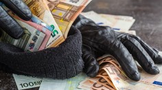 Nečakaný zvrat počas lúpeže: Lupič napokon utekal ped predavačkou, ktorá vytasila nôž