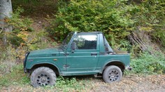 Jazdil opitý, bez vodičáku a kušou ohrozoval lesníkov