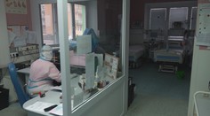 Vyčerpaní lekári a potrebný reštart bielej medicíny. Nemocnice volajú po pretransformovaní covidových oddelení