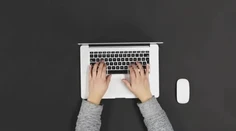 Podvody pomocou umelej inteligencie sú dnes bežné. Pri týchto signáloch by ste mali zbystriť pozornosť