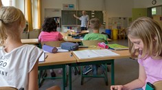 Drucker má od Fica „zelenú“. Ministerstvo zakáže mobily na základných školách