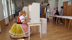 Slovensko si volilo europoslancov na ďalších päť rokov. Výsledky budú známe v nedeľu večer