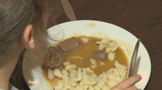 Školáci v Štiavnických Baniach skúšajú novinku. V jedálni im varia jedlo z diviny
