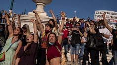 Grécki poslanci napriek protestom schválili reformu trhu práce