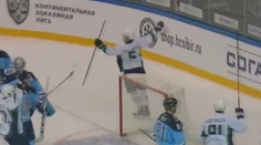 Z obrancov spravil kužele. Pozrite si najkrajší gól doterajšieho priebehu KHL