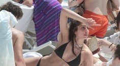 Madonnina dcéra je neskutočne sexy. Ale čo to chlpaté podpazušie?