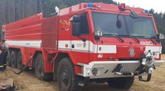 Náročný zásah v Poprade. Požiar zničil autodielňu, škody odhadujú na desaťtisíce eur