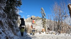 Tatranskí nosiči sú doslova svetovou raritou. Ich povinnosti pokračujú aj na chate, ktorú sme navštívili