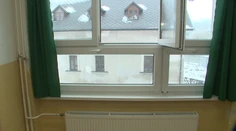Dve šiestačky mali zostať po škole, rozhodli sa pre útek. Vyskočili z okna