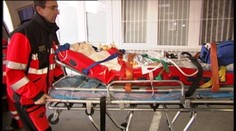 Študentka sa obarila v školskej jedálni: Horúci guláš sa jej vylial rovno na hlavu