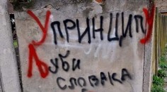 V srbskej obci, kde žije slovenská menšina, sa objavili nápisy vyzývajúce na zabíjanie Slovákov