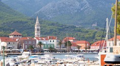 Opitý ukrajinský turista v Chorvátsku napadol čašníčku. Tá ho zhodila do mora