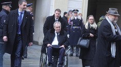 Zemana v nemocnici prevezú na štandardnú izbu. Hrozí opakovanie trombózy, varujú lekári