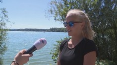 Boj o dobrý čas sa zmenil na boj o život. Plavkyňa sa po uštipnutí osou takmer utopila