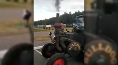 Hallo Moskau! Nemecký dôchodca sa vybral do Ruska na bizarnom vozidle