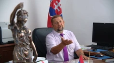 Ďalší policajt obvinený z korupcie vyviazne bez trestu