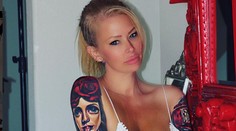 Veľké odhalenie pornohviezdy Jenny Jameson. Prsia a intímne partie nečakajte