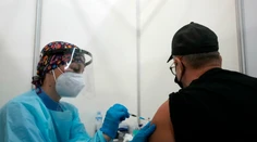 Vakcína chráni, no aj očkovaní môžu skončiť v nemocnici. Najčastejšie ide o tieto tri skupiny
