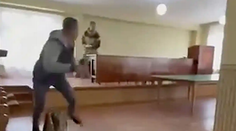 VIDEO: Regrút na Sibíri postrelil odvodového komisára. Podrobí sa psychiatrickému vyšetreniu
