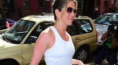 Koniec klebetám. Je, či nie je Jennifer Aniston tehotná?