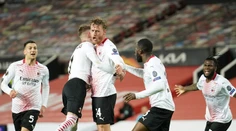 Európska liga: Kane zariadil výhru Spurs nad Dinamom, United prišli v závere o víťazstvo nad AC