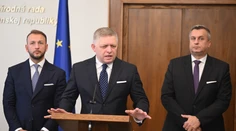 V koalícii to vrie. Situácia je neprehľadná, bojuje sa o každého poslanca