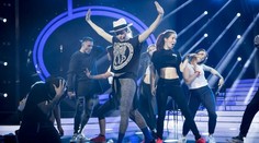 Náročné tréningy si vyberajú svoju daň. Na Line Mayer visí oblečenie