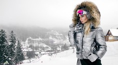 Aj oblečenie na svahoch podlieha módnym trendom. Odborníčka má jasný odkaz