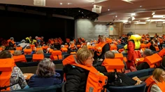 Záchranná operácia pri nórskom pobreží: Pasažier výletnej lode zverejnil dramatické video