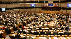Europoslanci schválili pôžičku pre Ukrajinu vo výške päť miliárd eur