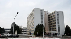 V levickej nemocnici zastavili operácie. Pozitívni sú nielen pacienti, ale aj zamestnanci
