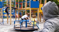 Českí a slovenskí pedofili verejne opisujú sexuálne praktiky s deťmi. Stránku chceme zrušiť, hovorí odborník