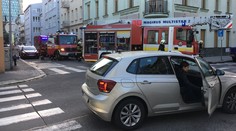 Poplach na Grösslingovej ulici v Bratislave. V zadymenej budove zasahovali hasiči