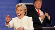 Týždeň pred voľbou prezidenta sú na stole všetky možnosti, Trump dokonca vedie